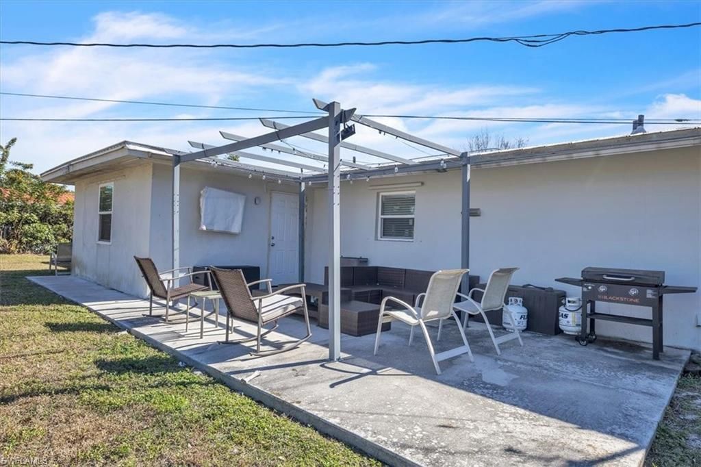 323 Hollywood St, Lehigh Acres, FL 33936 Photo