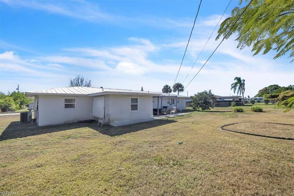 323 Hollywood St, Lehigh Acres, FL 33936 Photo