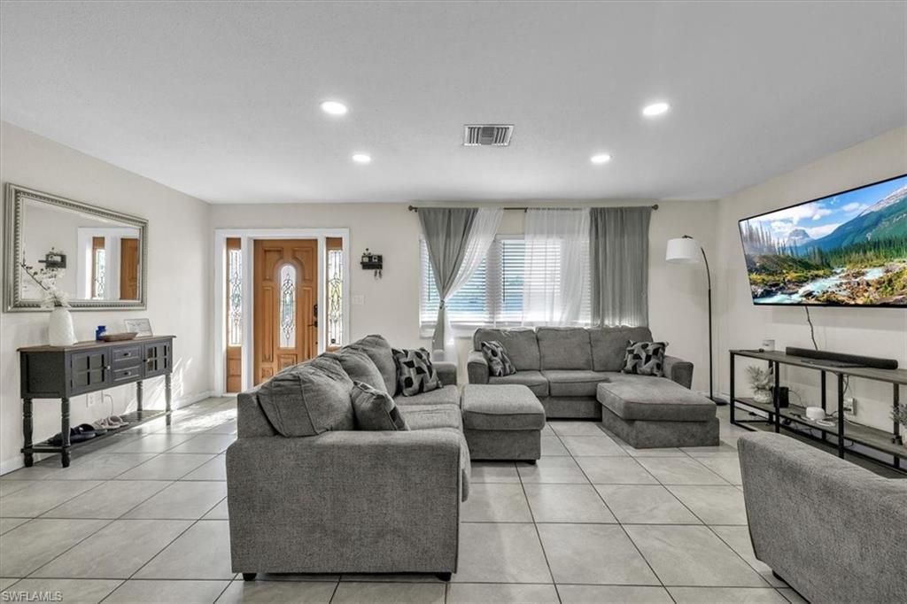 323 Hollywood St, Lehigh Acres, FL 33936 Photo