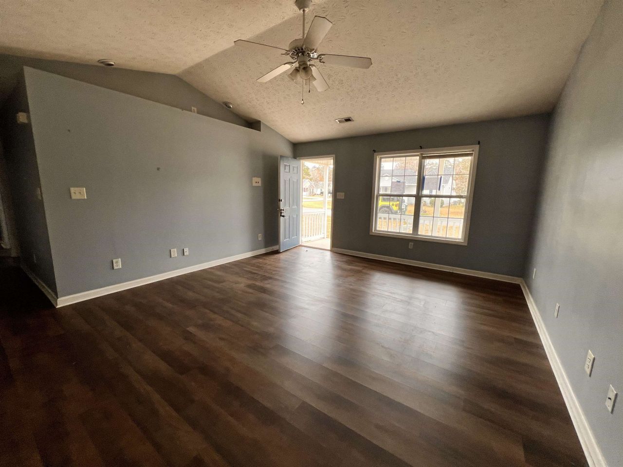 4027 Douglas Fir Ln.  Photo 3