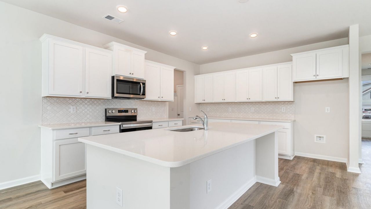 7031 Cinnamon Dr Photo 6