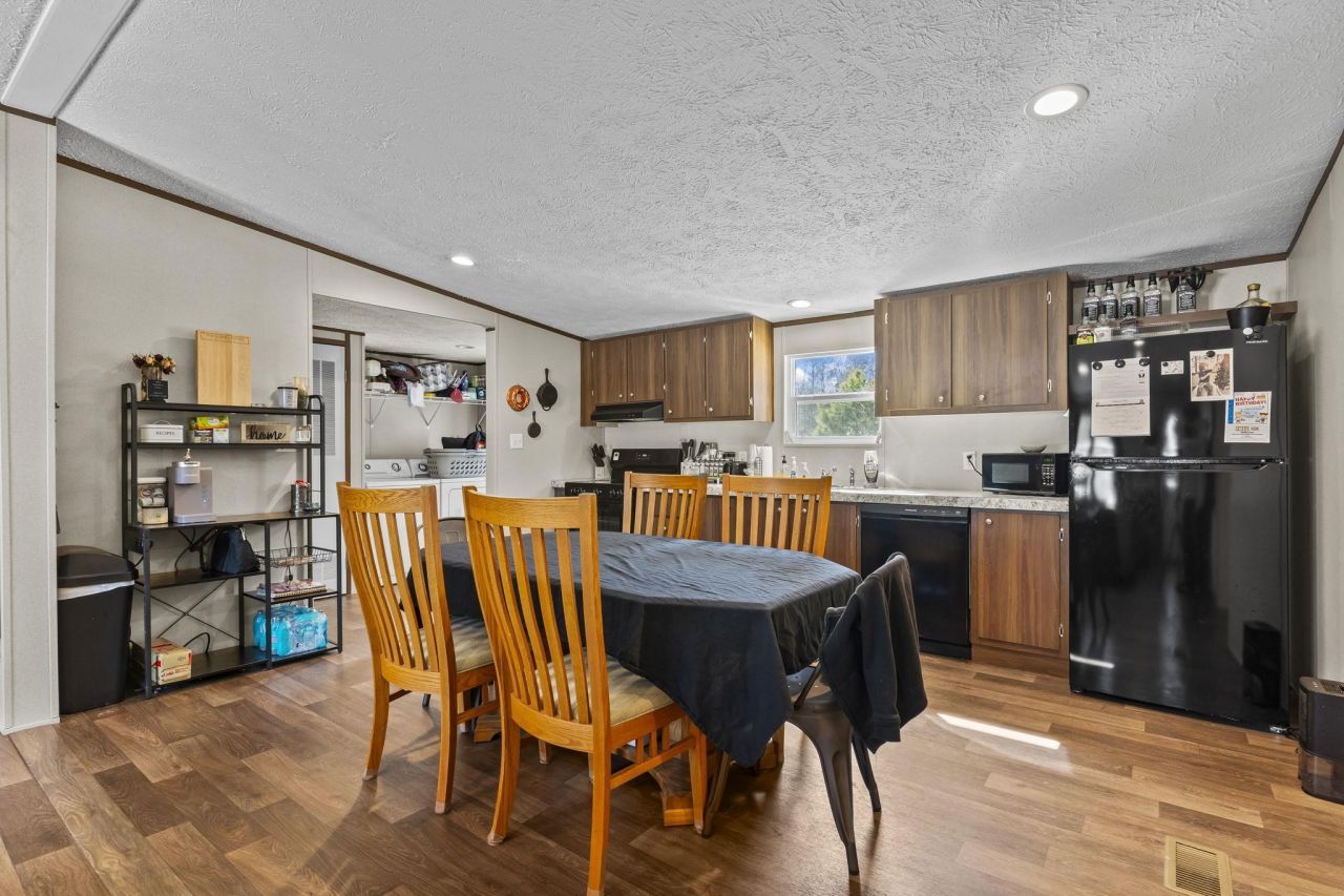 2831 Gobblers Run Photo 6