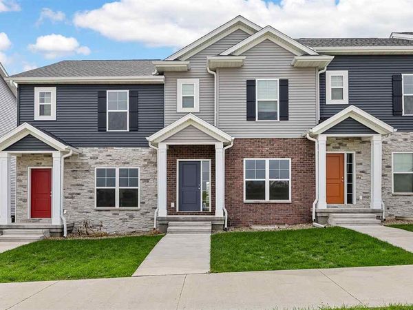 624 Catherine Dr, Tiffin, IA 52340