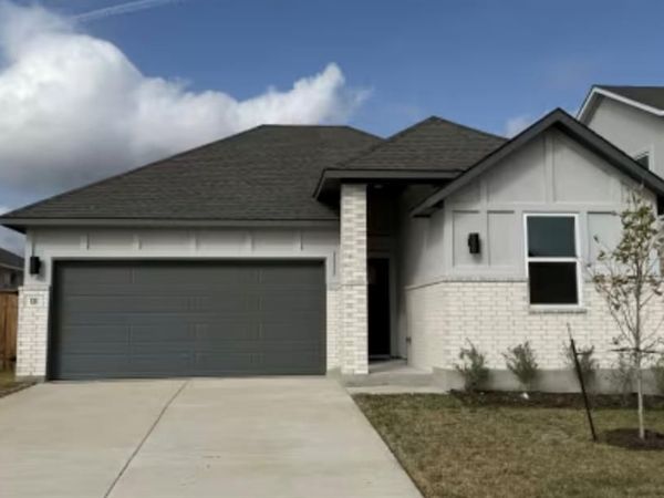 131 Sincere DR, Kyle, TX 78640