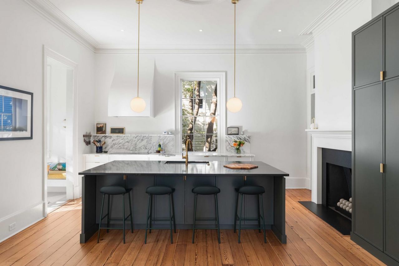 169 Wentworth Street Photo 10