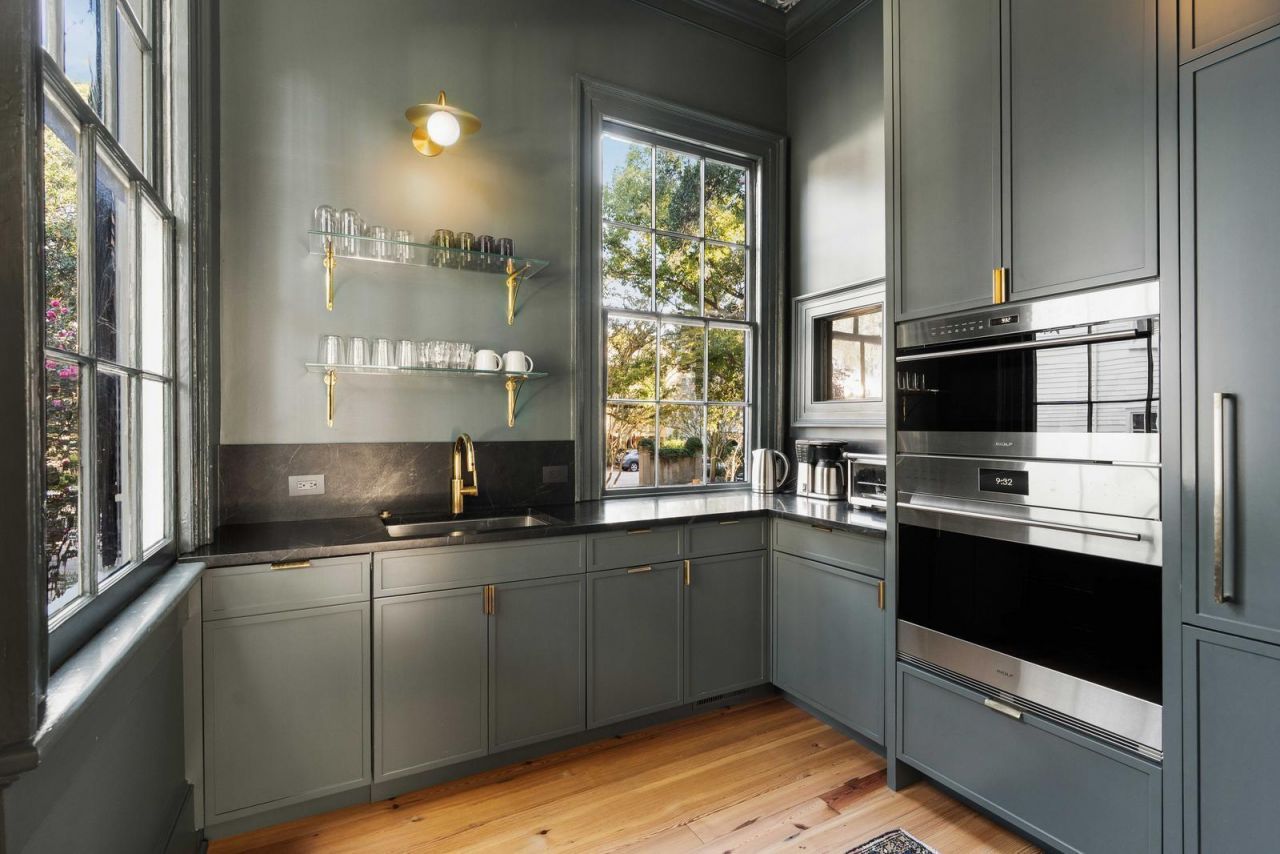 169 Wentworth Street Photo 17