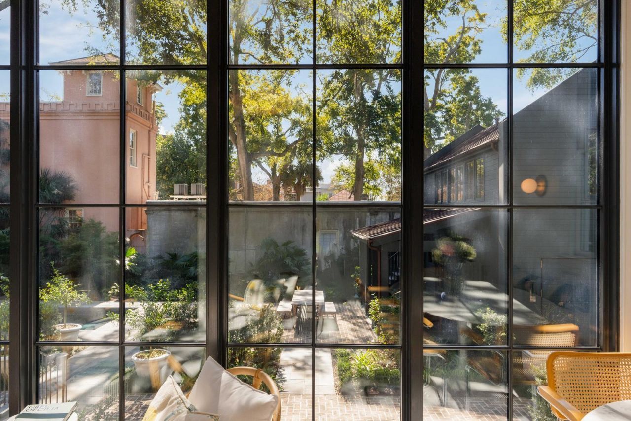 169 Wentworth Street Photo 22