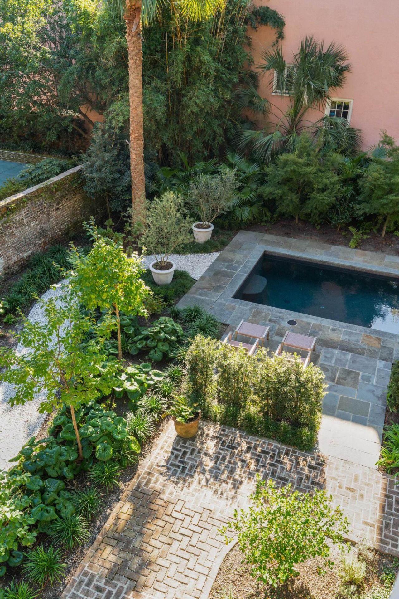 169 Wentworth Street Photo 53