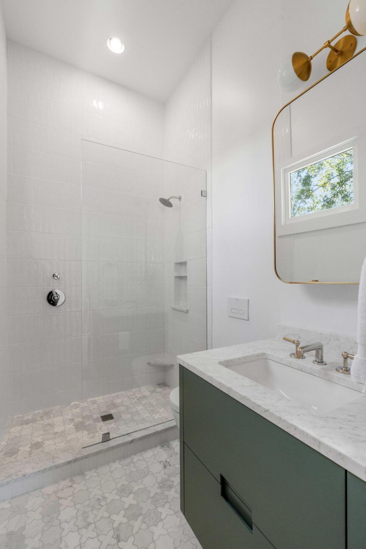 169 Wentworth Street Photo 63