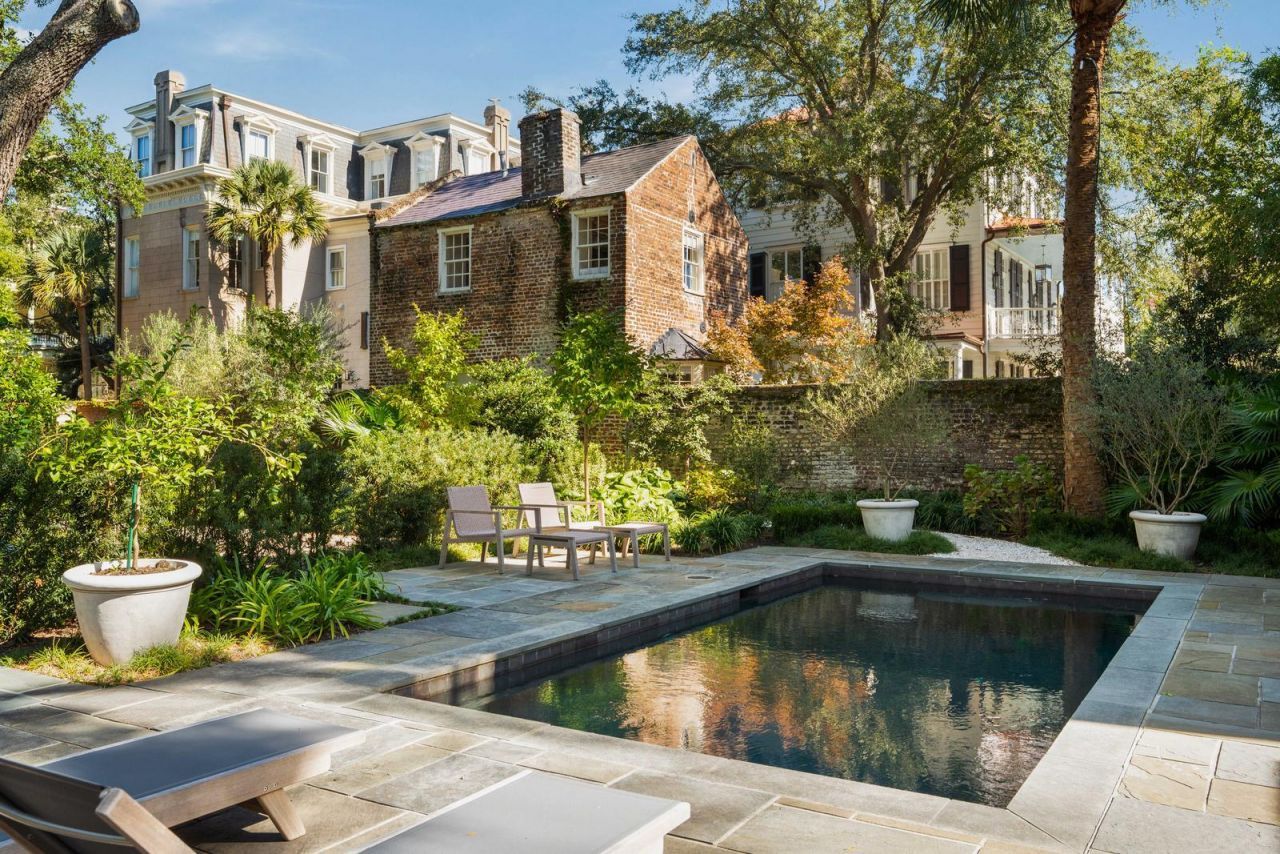 169 Wentworth Street Photo 76