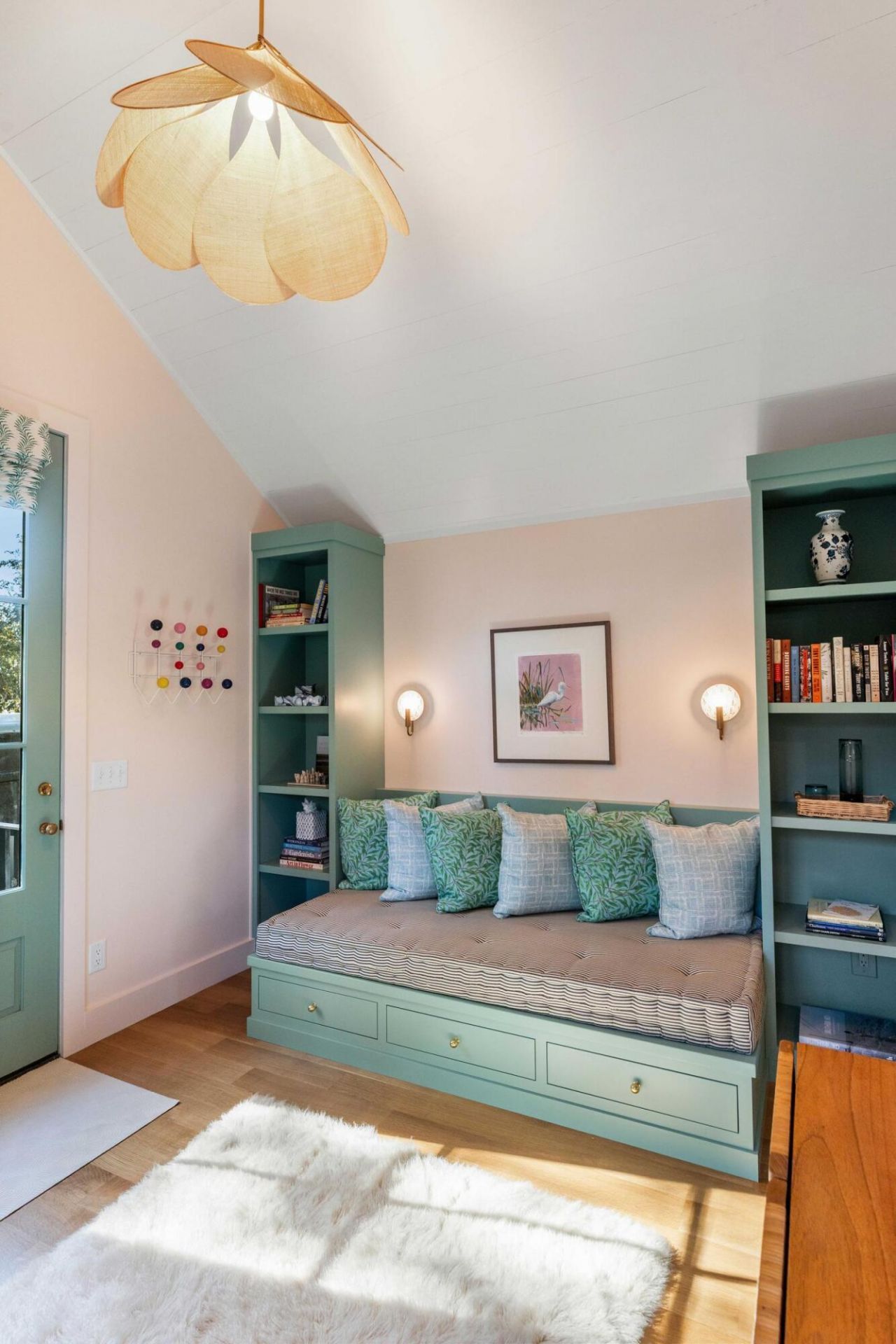 169 Wentworth Street Photo 81