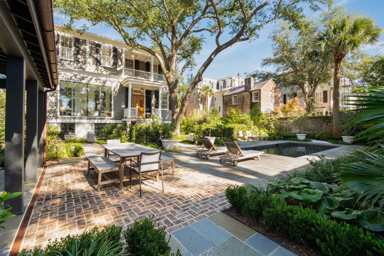 169 Wentworth Street Photo 88