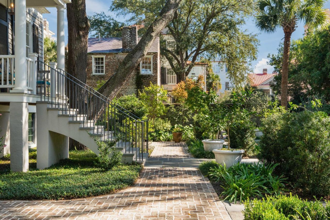 169 Wentworth Street Photo 96