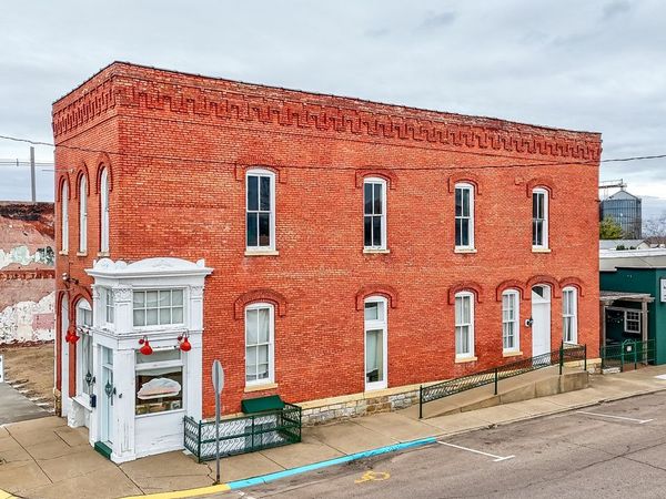 233 5th St, Lacon, IL 61540