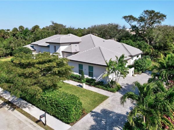 1008 Isla Verde Square, Vero Beach, FL 32963