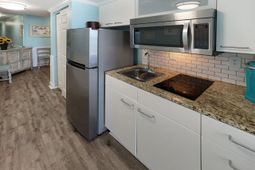 9550 Shore Dr. photo 4