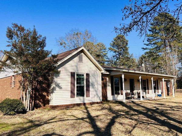 303 Bellview Dr, Aberdeen, MS 39730