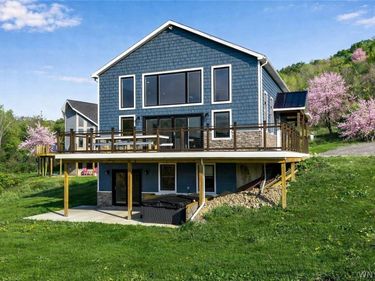 5745 Bonn Way E, Great Valley, NY 14741