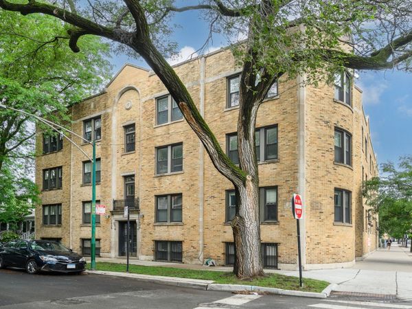 1424 W Cullom Avenue, Unit 3, Chicago, IL 60613