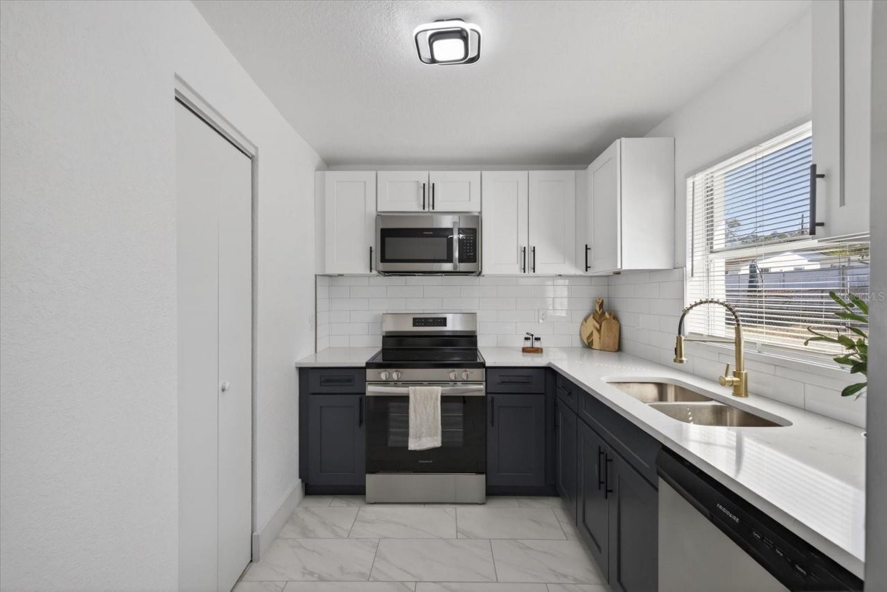 8309 Tupelo Drive, Tampa, FL 33637 Photo