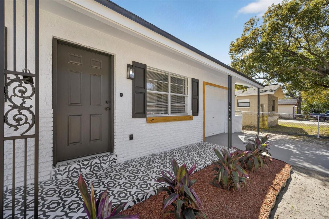 8309 Tupelo Drive, Tampa, FL 33637 Photo