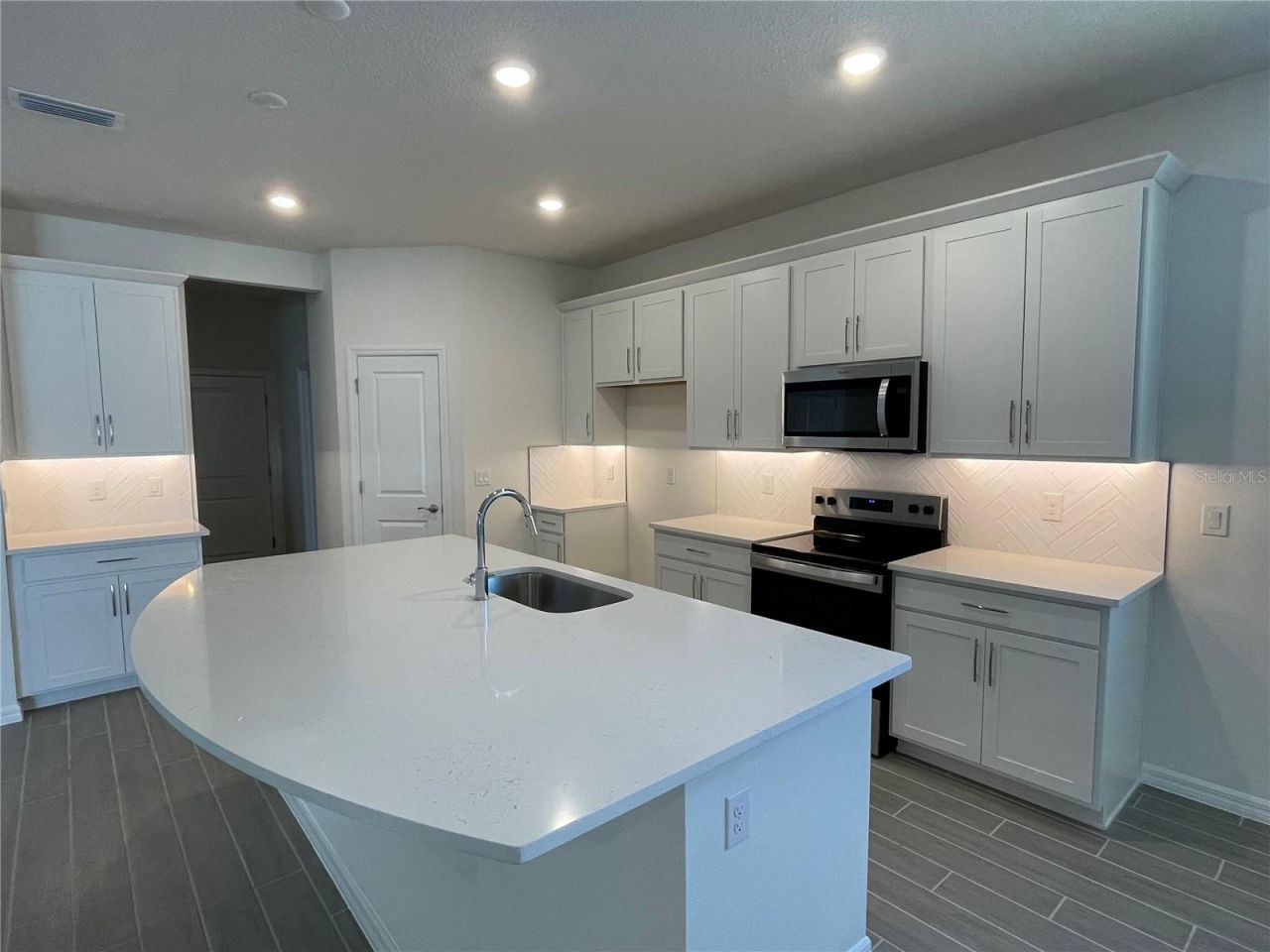 17441 Valleywood Parkway, Land O Lakes, FL 34638 Photo