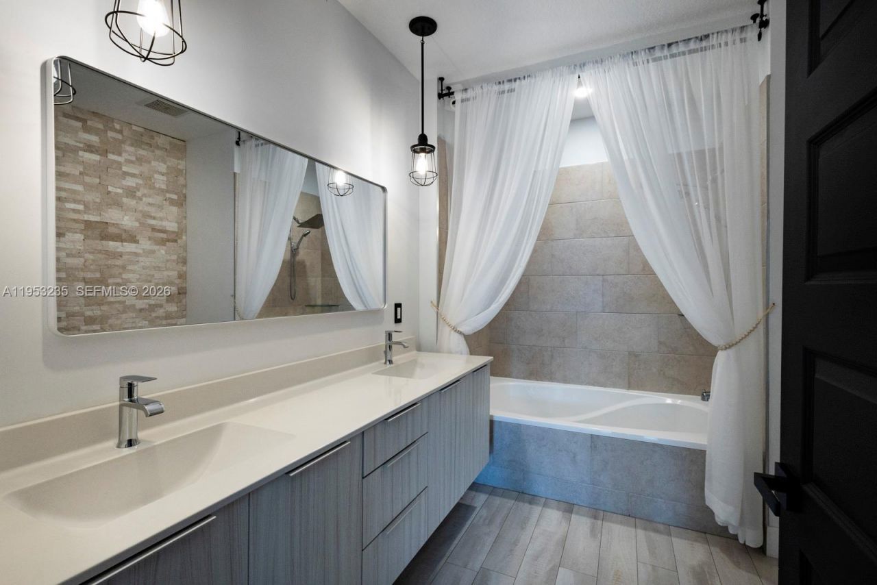 4740 NW 84th Court, Unit 38, Doral, FL 33166 Photo