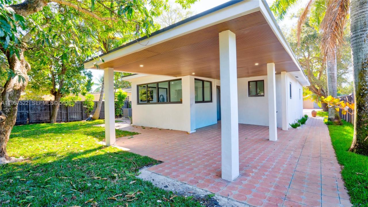 315 NE 160th Ter , Miami, FL 33162 Photo