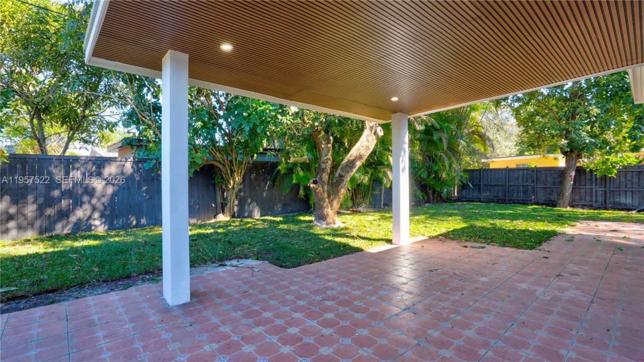 315 NE 160th Ter , Miami, FL 33162 Photo