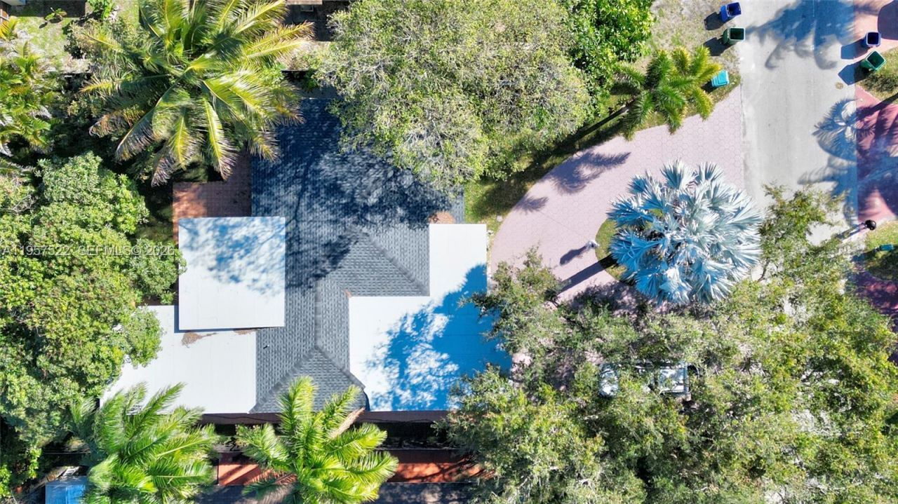 315 NE 160th Ter , Miami, FL 33162 Photo