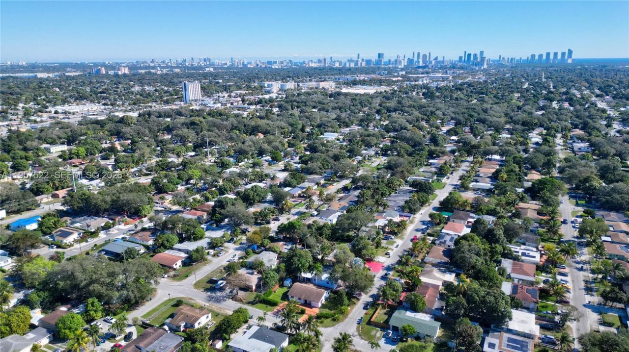 315 NE 160th Ter, Miami, FL 33162 Photo