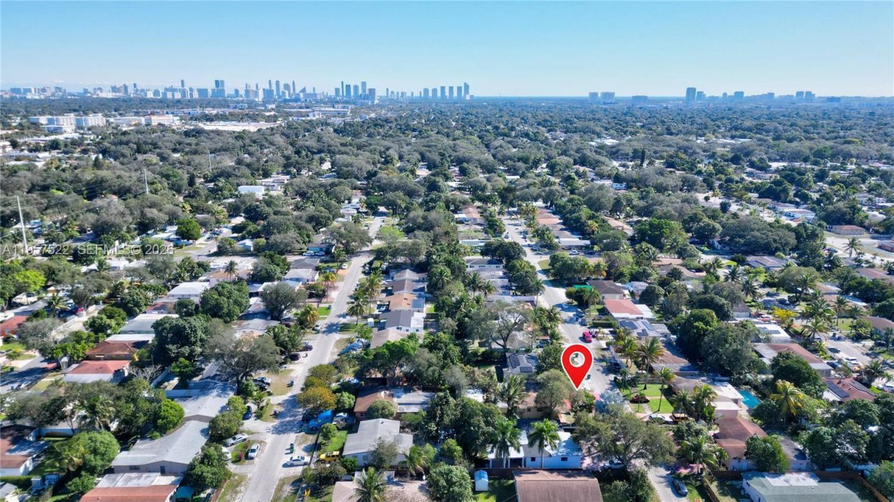 315 NE 160th Ter , Miami, FL 33162 Photo