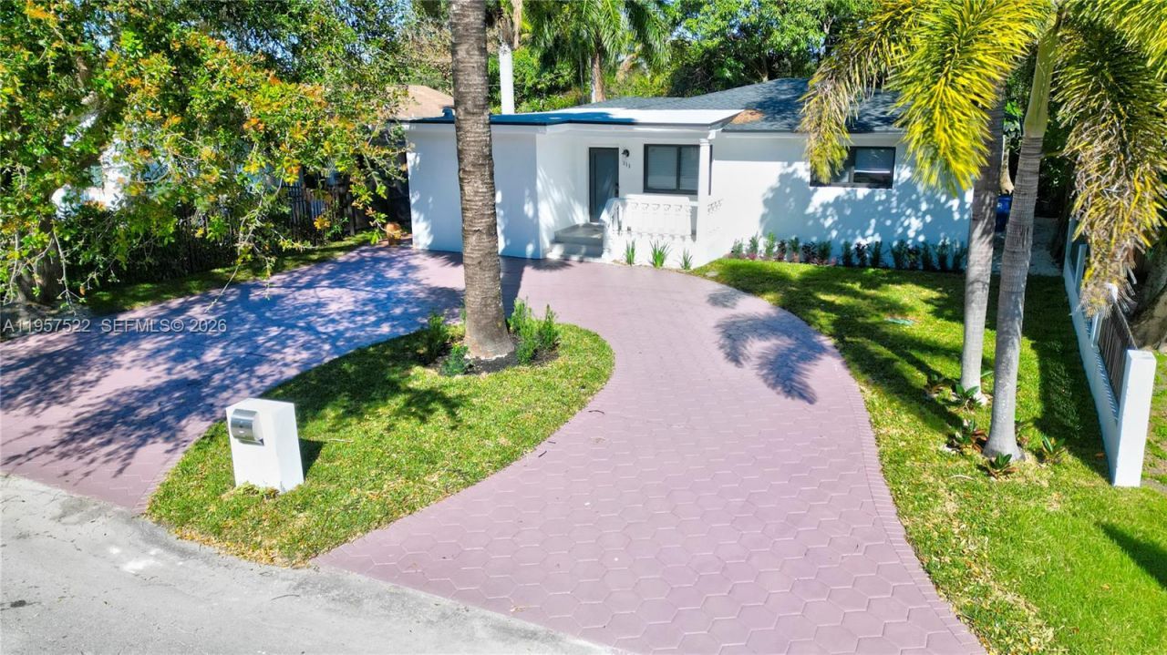 315 NE 160th Ter , Miami, FL 33162 Photo