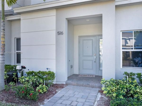 516 NE 1st Dr, Florida City, FL 33034