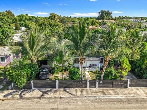 10045 SW 172nd St , Miami, FL 33157