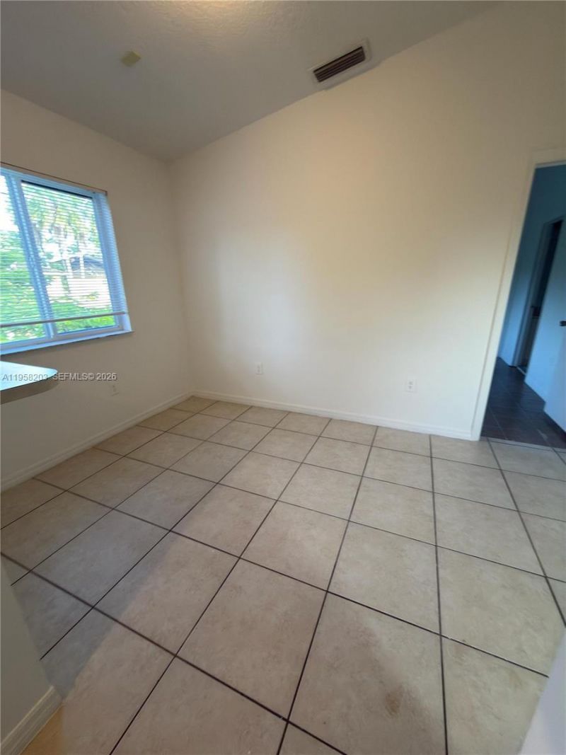 930 NE 34th Ave, Unit 201, Homestead, FL 33033 Photo