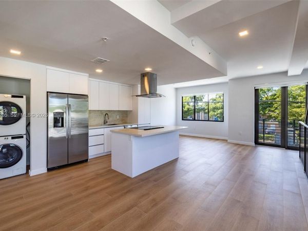 1376 SW 4th St , Unit 401, Miami, FL 33135