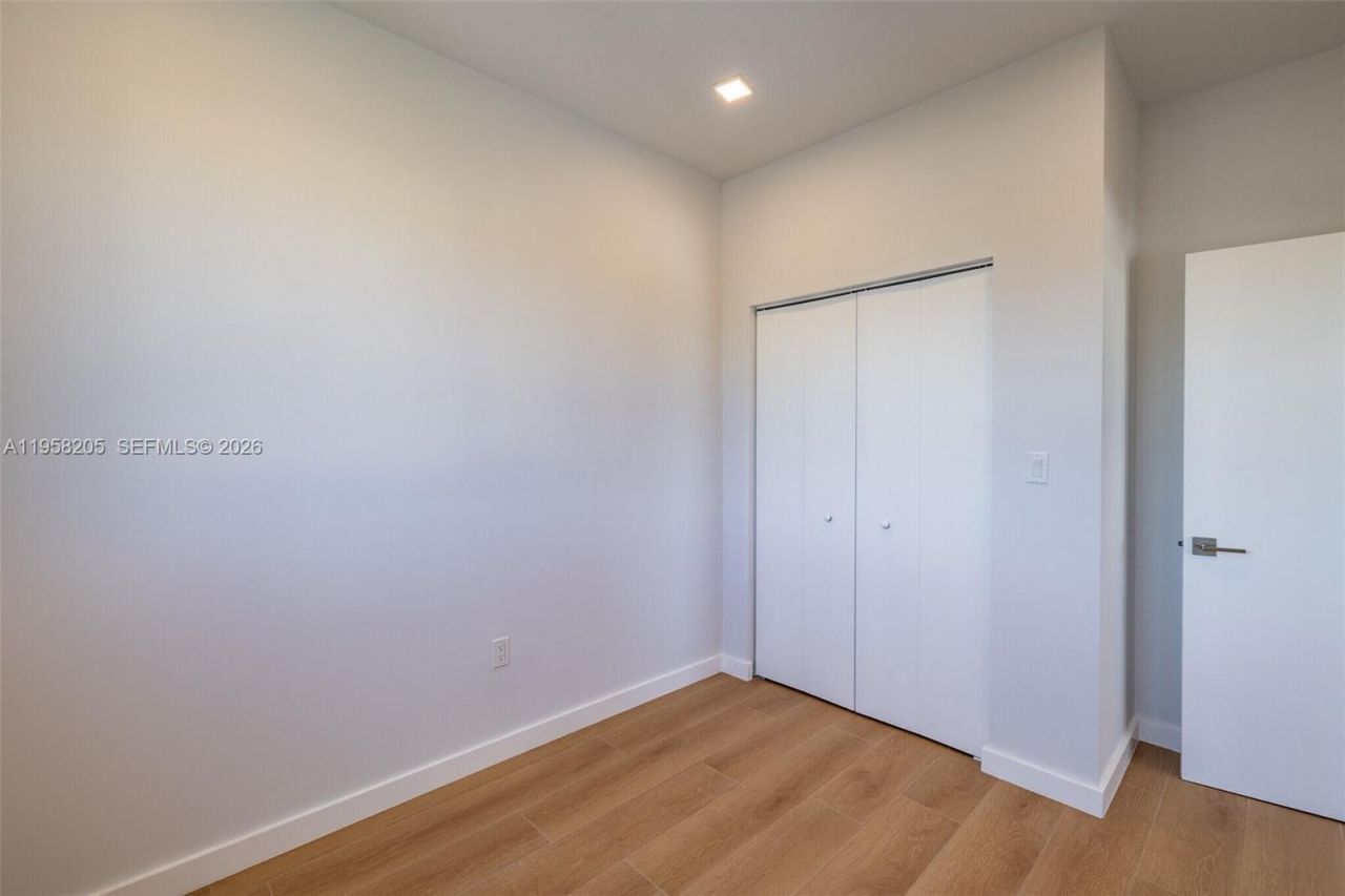 1376 SW 4th St , Unit 401, Miami, FL 33135 Photo