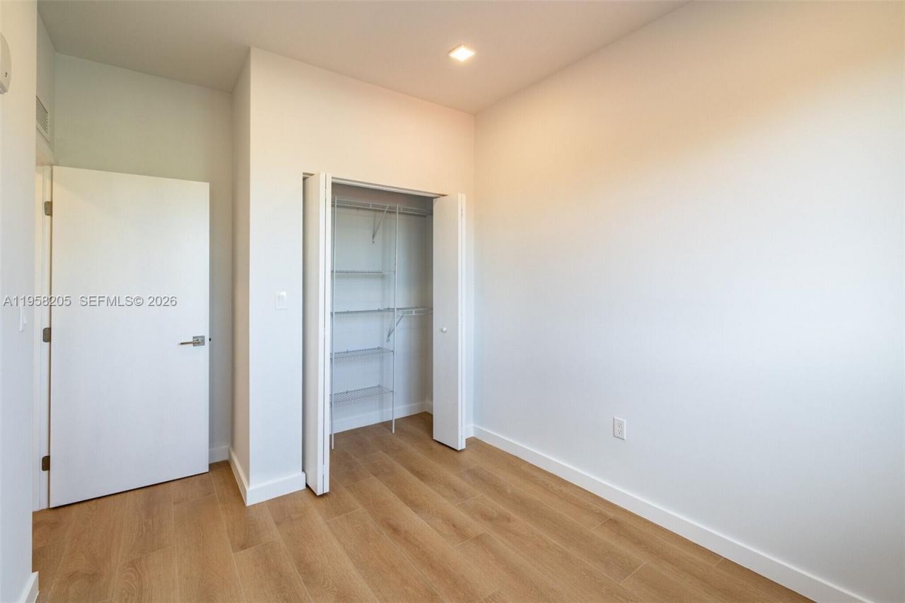 1376 SW 4th St , Unit 401, Miami, FL 33135 Photo