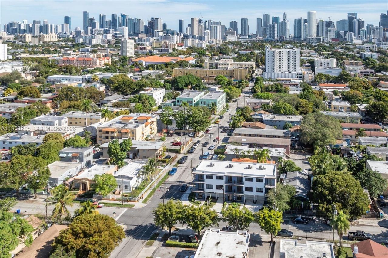 1376 SW 4th St , Unit 401, Miami, FL 33135 Photo