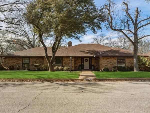 1662 Watson Road, Fort Worth, TX 76103