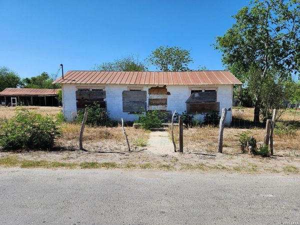506-600 N Cotulla, Carrizo Springs, TX 78834