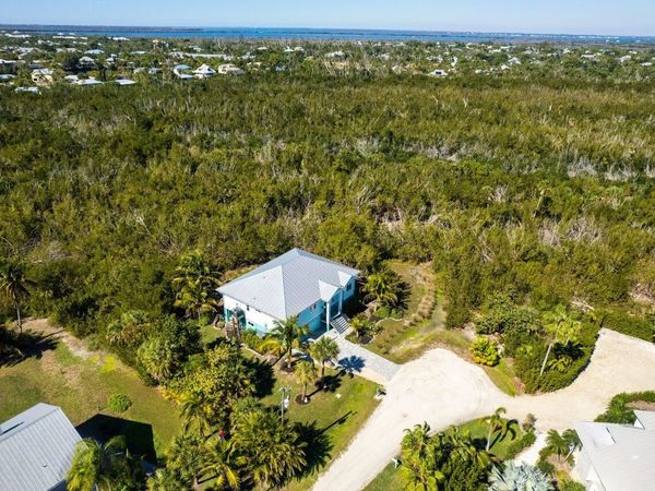 595 Piedmont Rd, Sanibel, FL 33957