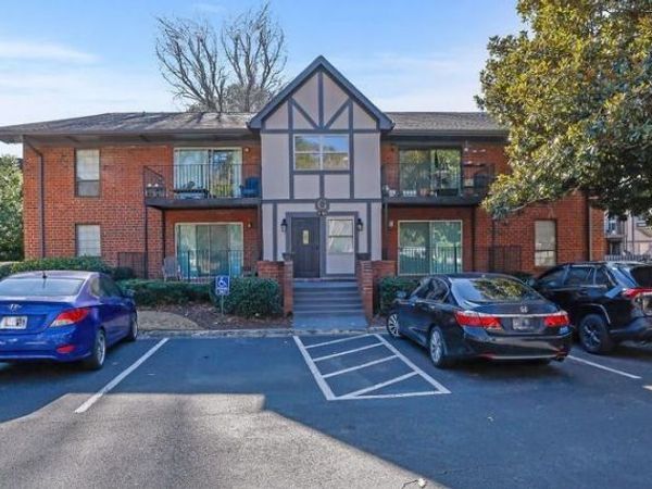 6851 Roswell Road, Unit G8, Sandy Springs, GA 30328