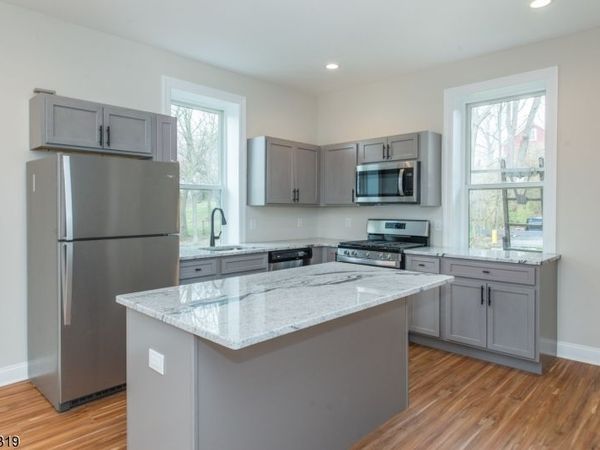 124 Main St, Newton, NJ 07860