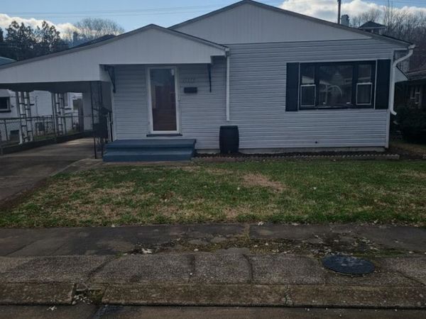 4021 Van Sant St., Huntington, WV 25704