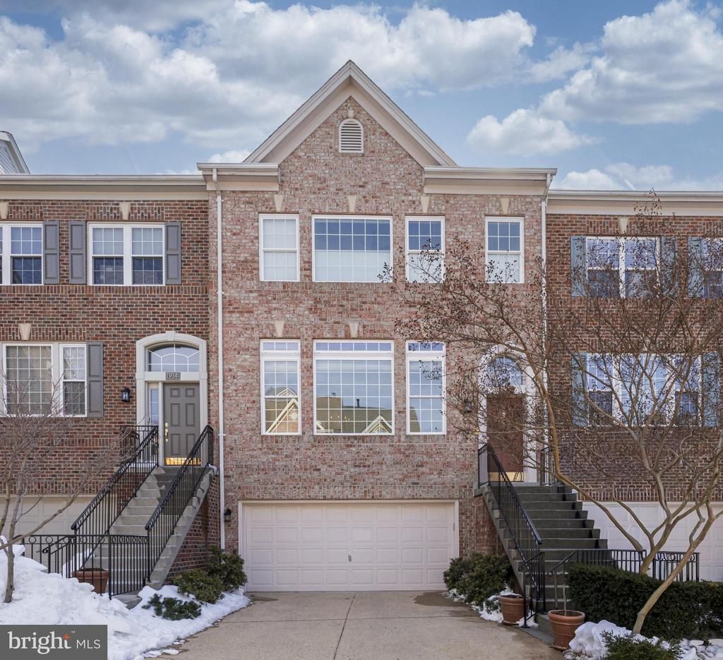1916 Logan Manor Drive, Reston, VA 20190 Main Photo
