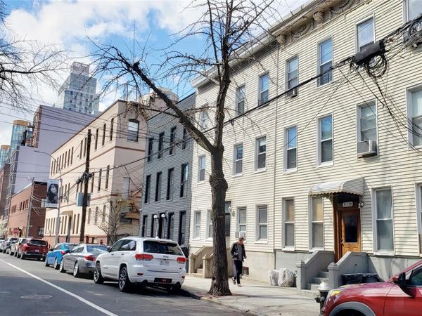 517 51st Avenue, Long Island City, NY 11101