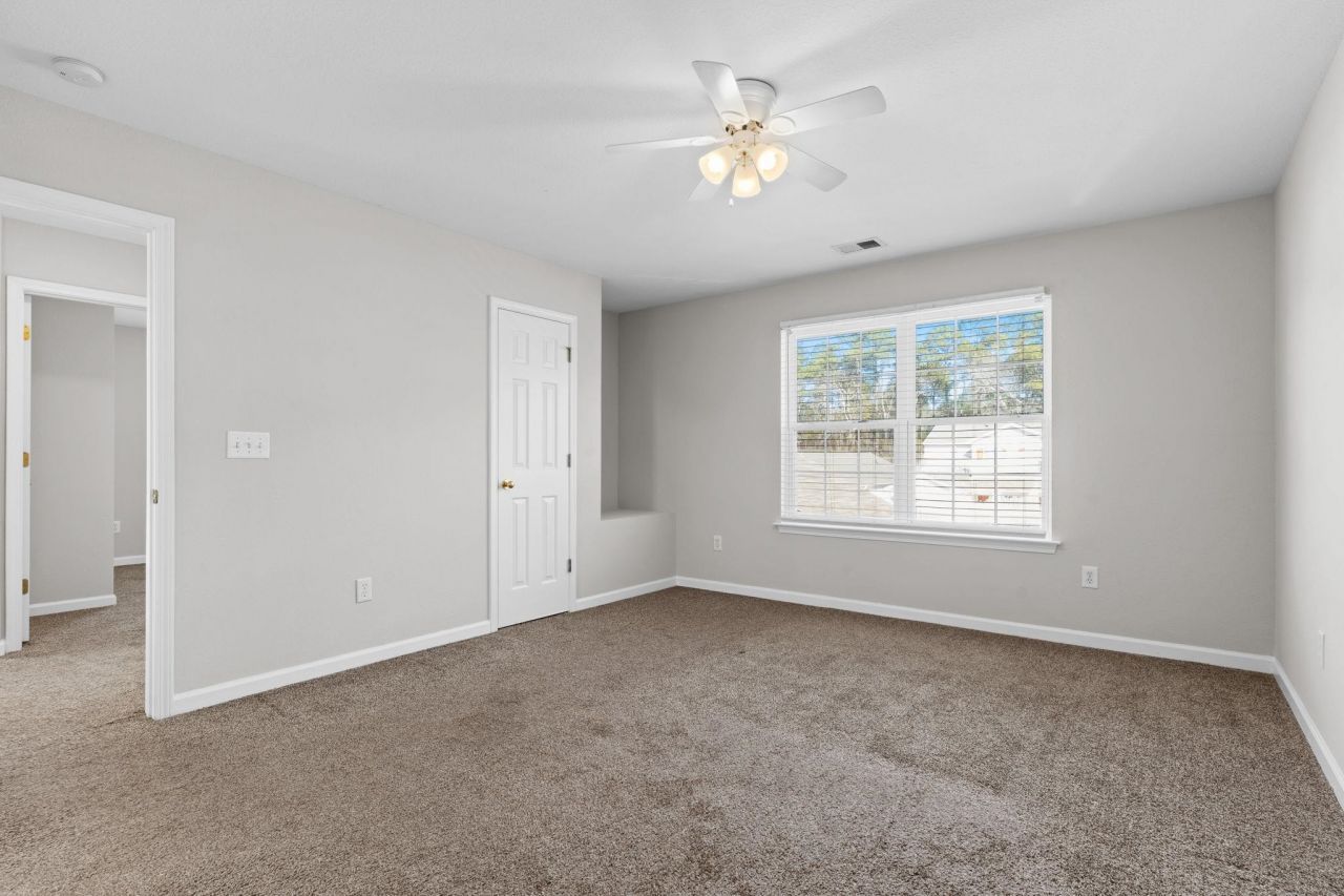 877 Silvercrest Dr. Photo 19