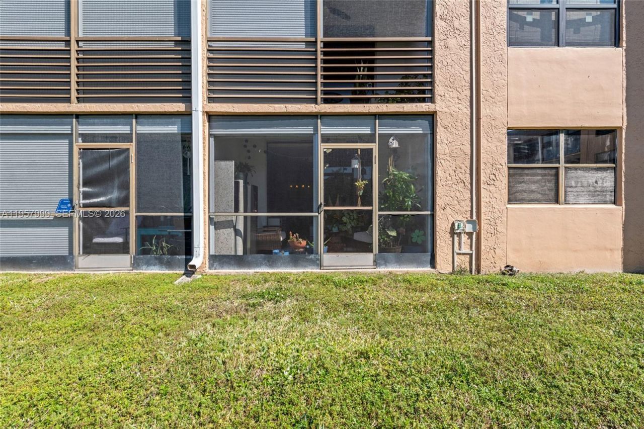 10300 NW 30th Ct, Unit 109, Sunrise, FL 33322 Photo